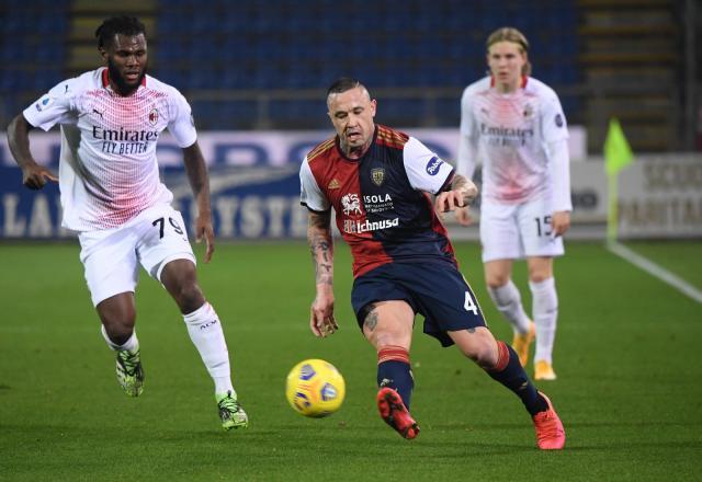 1611014996109078411.jpg Cagliari-Milan-Nainggolan.jpg